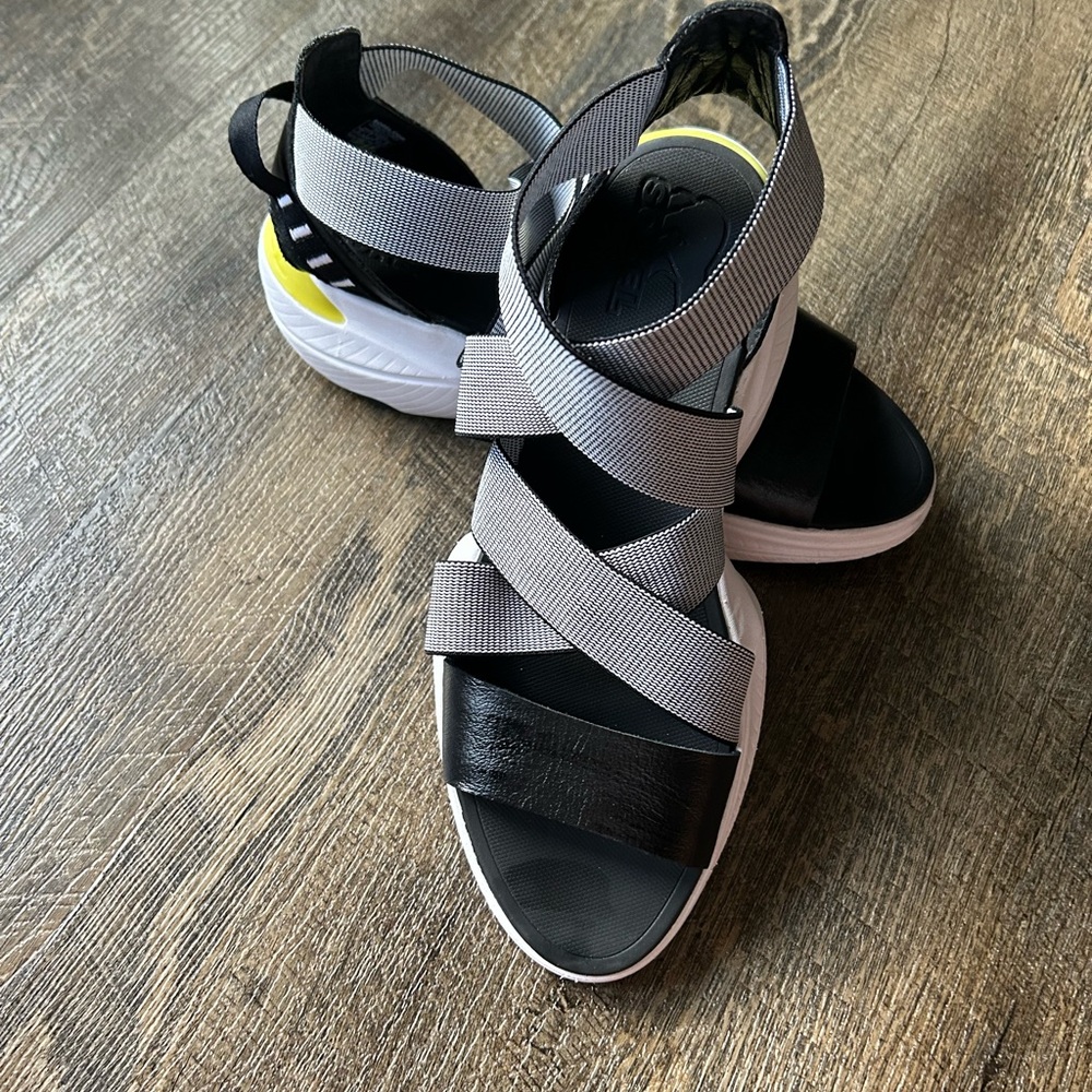 Sorel Explorer Blitz Multi Strap Slingback Size 8 platform sandals - Picture 8 of 12